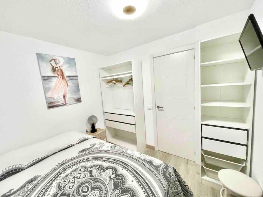 2 Bedrooms Flat 50 Mts Away From Las Canteras Beach لاس بالماس دي غران كاناريا المظهر الخارجي الصورة
