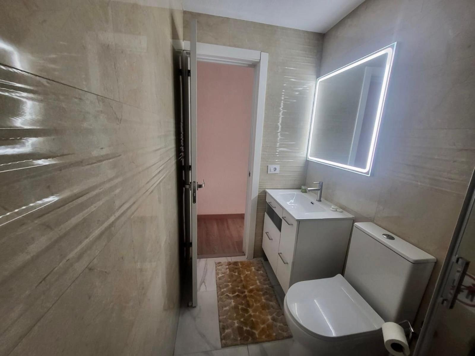 2 Bedrooms Flat 50 Mts Away From Las Canteras Beach لاس بالماس دي غران كاناريا المظهر الخارجي الصورة