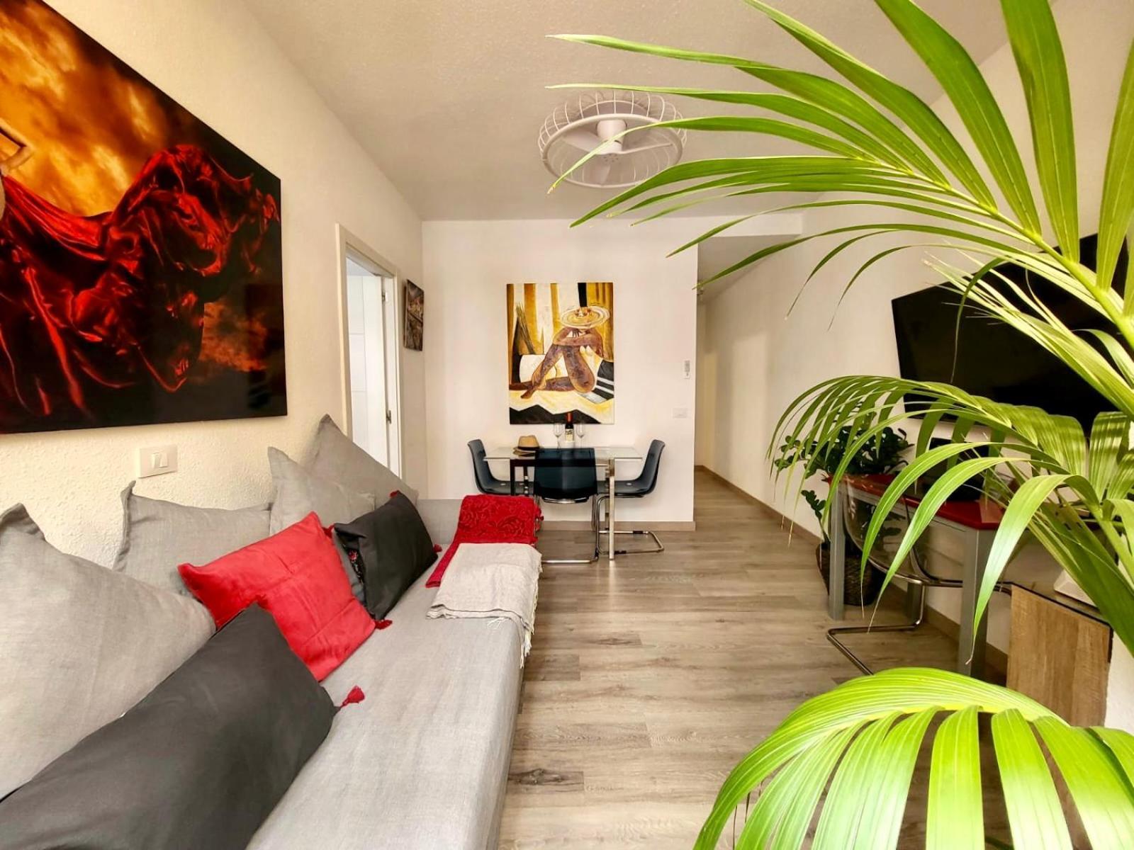 2 Bedrooms Flat 50 Mts Away From Las Canteras Beach لاس بالماس دي غران كاناريا المظهر الخارجي الصورة